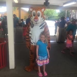 Meet your Posher, Kayla lee lee